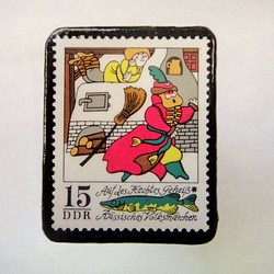 　ドイツ　童話切手ブローチ　981 1枚目の画像