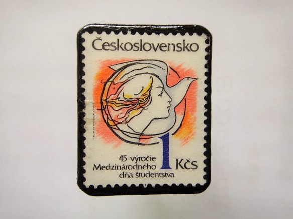 チェコスロバキア　切手ブローチ1144 1枚目の画像
