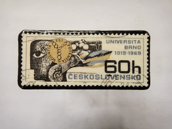 チェコスロバキア　切手ブローチ1175 1枚目の画像