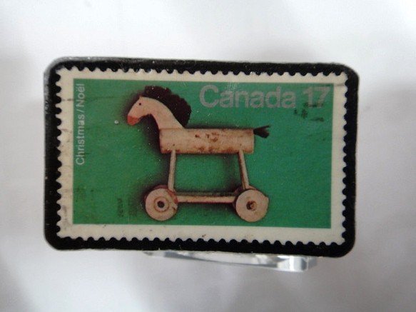 カナダ　クリスマス切手ブローチ1758 1枚目の画像