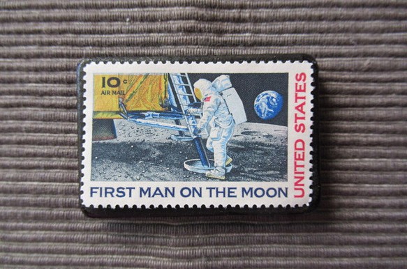 アメリカ　宇宙アポロ11号切手ブローチ5342 1枚目の画像