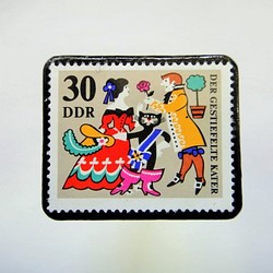 ドイツ　長靴をはいた猫切手ブローチ　2202 1枚目の画像