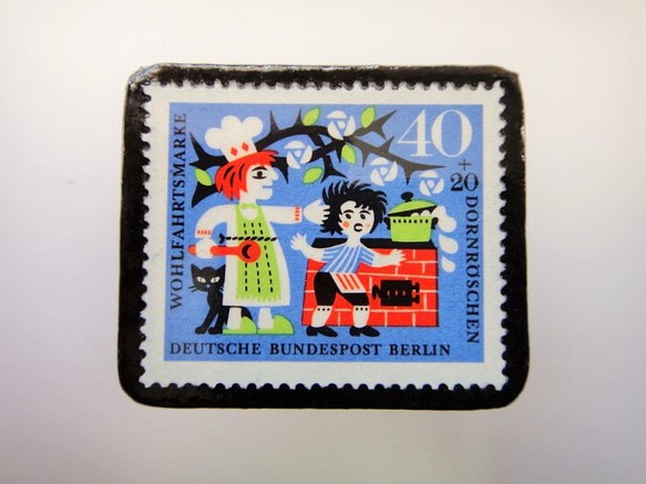 ドイツ　眠り姫切手ブローチ2290 1枚目の画像