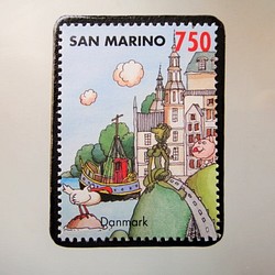 サンマリノ　世界の都市（デンマーク）切手ブローチ　4877 1枚目の画像