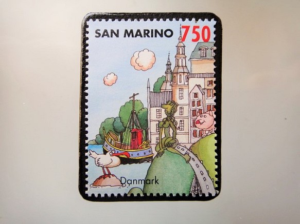 サンマリノ　世界の都市（デンマーク）切手ブローチ　4877 1枚目の画像