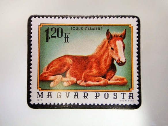 ハンガリー　子馬切手ブローチ4941 1枚目の画像