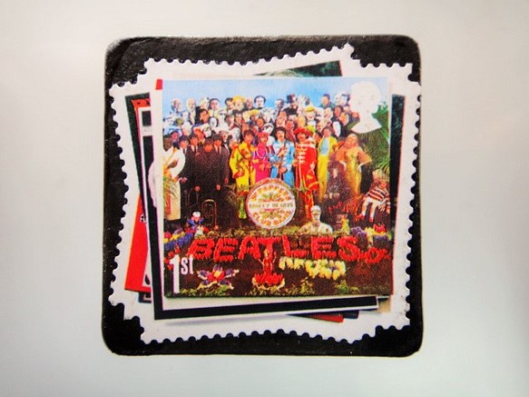 イギリス　2007年ビートルズ切手ブローチ5001 1枚目の画像
