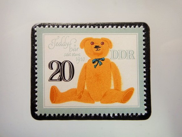 旧東ドイツ　おもちゃ切手ブローチ5026 1枚目の画像