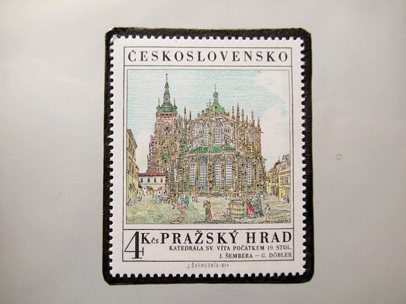 チェコスロバキア　美術切手ブローチ 5301 1枚目の画像
