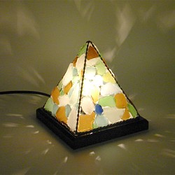 シーグラスのランプ　ピラミッドランプSー31 1枚目の画像