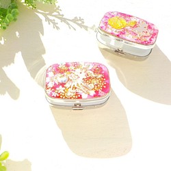 “ Creema Limited”櫻花粉紅色小鹿斑比和蘋果藥片盒（帶鏡子） 第1張的照片