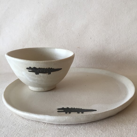 &lt;&lt;銷售商品&gt;&gt;新生活套裝Wanisan茶碗和圓形盤子 第1張的照片