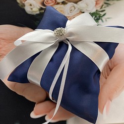 リングピロー【ロイヤルブルー】白リボン　ビジュー　ウェディング　結婚式　ブライダル サムシングブルー ネイビー 1枚目の画像