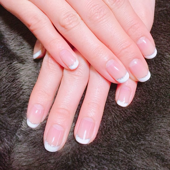 シンプルフレンチネイル ネイルチップ ネイルシール Chika Nail 通販 Creema クリーマ ハンドメイド 手作り クラフト作品の販売サイト