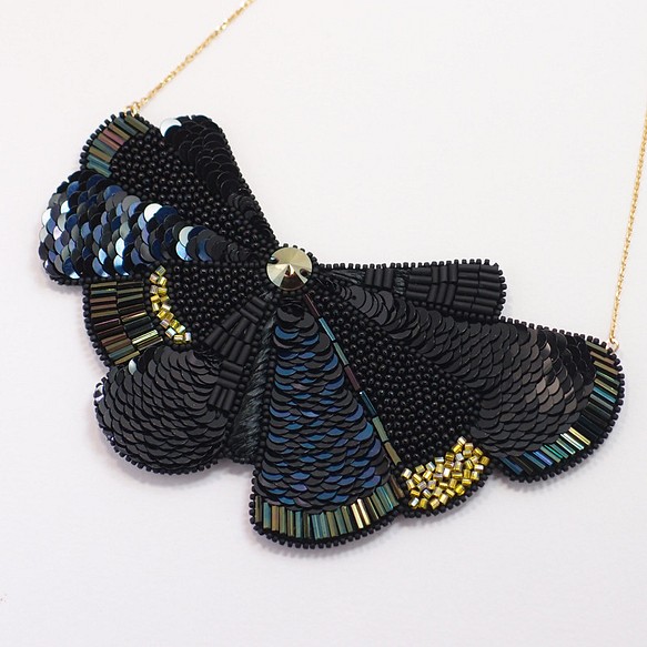 SHAO / Bow Tie Embroidery Necklace / Blue Black 1枚目の画像
