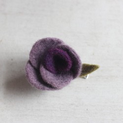 蘇木套藍染+紫草 天然植物染 紫色漸層玫瑰胸針兼髮夾 目前有現貨 可直接下標 第1張的照片