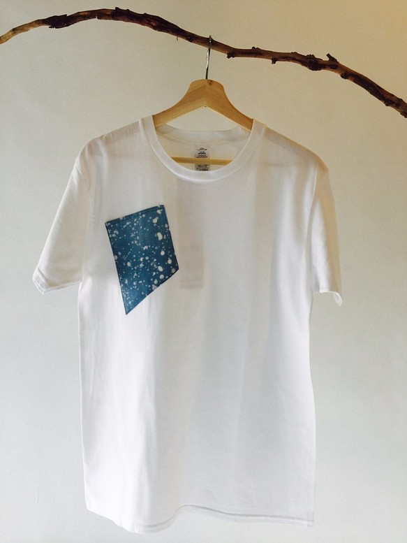 自在染isvara 手工藍染 宇宙系列 入口 純棉T-shirt 第1張的照片