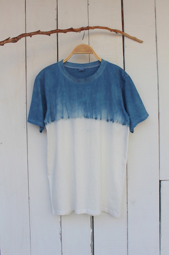 純粋な綿のTシャツのシンプルシリーズisvara快適な手染めブルー色素 1枚目の画像
