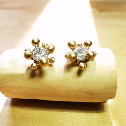 圓氐『瞬間綻放』不朽美麗耳環 抗過敏925銀針 手工設計 手工製作 微復古 輕珠寶 黃銅飾 第1張的照片