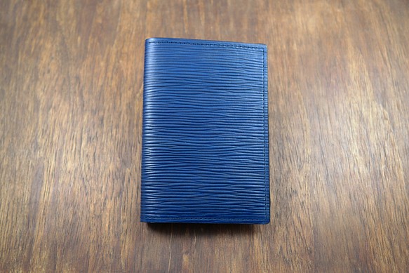 APEE皮手工~護照夾~水波紋深藍 第1張的照片