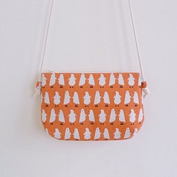 手縫いのオレンジ ホワイト バード スモール クロスボディ バッグ 1枚目の画像
