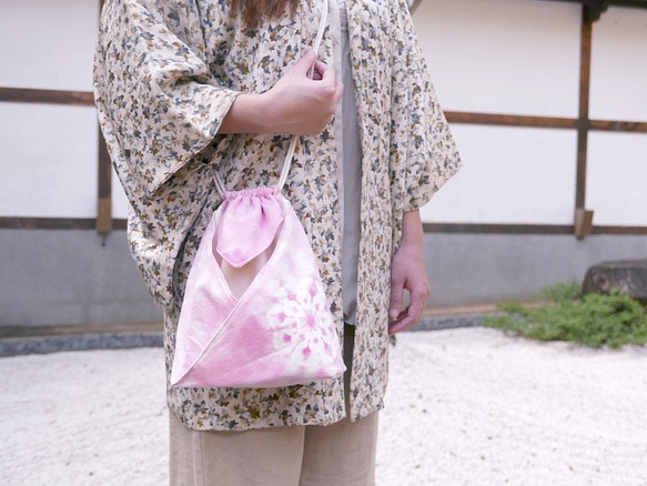 : 櫻 : 日式和服包 水桶包 側背包 肩背包 斜背包 手染 渲染 禮物 第1張的照片