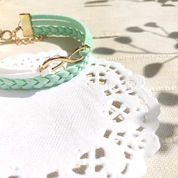 Handmade Double Braided Infinity Bracelets-light green 1枚目の画像
