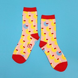 Parallel 中筒襪 - 粉紅 第1張的照片