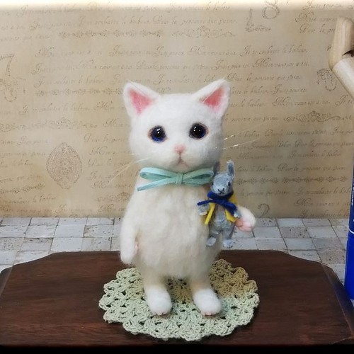 羊毛フェルト　白い猫　ねこ　ネコ