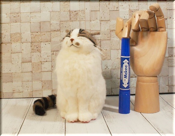羊毛フェルト　猫　キジシロ猫さん　キジ白　ねこ　ネコ　猫フィギュア 1枚目の画像