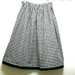 再販ギンガムチェックのギャザースカート  裾黒地ブロード切り替え 1枚目の画像