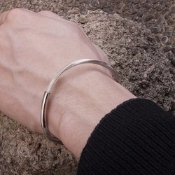 日本 銀絲 扭紋 音響導線 情侶 手鍊 手環 // For Love (單條) 第1張的照片