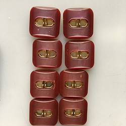 アンティーク ボタン 4個セット ビンテージ 昭和 レトロ 個性的 ハンドメイド素材 赤 ゴールド レッド 四角 アクセ 1枚目の画像