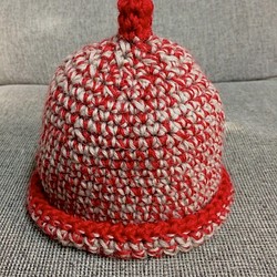 ベビーキッズニット帽☆エスニック調・赤／どんぐり帽子・シンプルで可愛い☆ 1枚目の画像