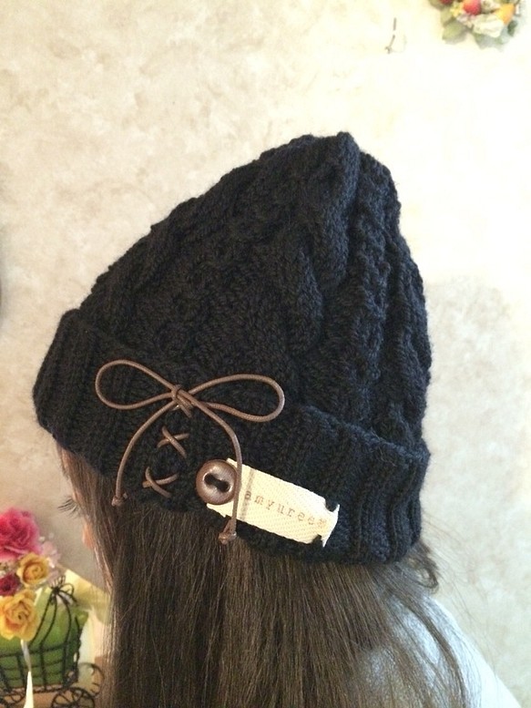 黒−編み上げリボン♪秋冬ニット帽子デザインB 1枚目の画像