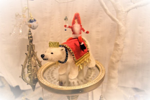 ポーラーベアとニッセ　　2WAY  1年中飾れます　ホッキョクグマ　シロクマ　北欧　羊毛フェルト　送料無料 1枚目の画像