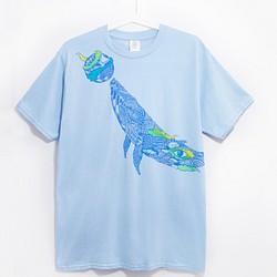 男裝合身純棉插畫Tee / 旅行T-shirt / 設計上衣 /  設計T-shirt  - 潛出水面的鯨魚( 水藍 ) 第1張的照片
