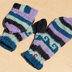 限量一件手織純羊毛針織手套 / 可拆卸手套 / 內刷毛手套 / 保暖手套(made in nepal) - 藍紫色薰衣草 第1張的照片