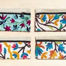 森林系手工刺繡編織零錢包 / 錢包 / 筆袋 - 彩色花朵藤蔓 embroidery purse ( 剩左下/右下 ) 第1張的照片