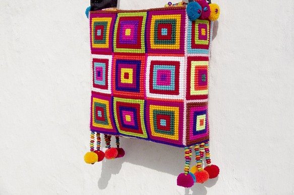 1点限定手作りかぎ針編みサイドバッグ/ショルダーバッグ/トートバッグ/クロスボディバッグ/ウーブンバッグ/wayuu風刺繍バッグ 1枚目の画像