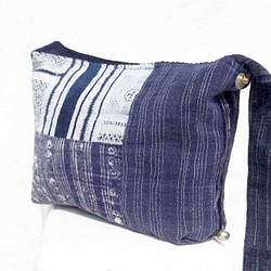 手工限量一件 天然棉麻收納包 / 民族風斜背包 / 植物染indigo肩背包 /側背包 - 藍染森林 古布手工刺繡棉麻 第1張的照片