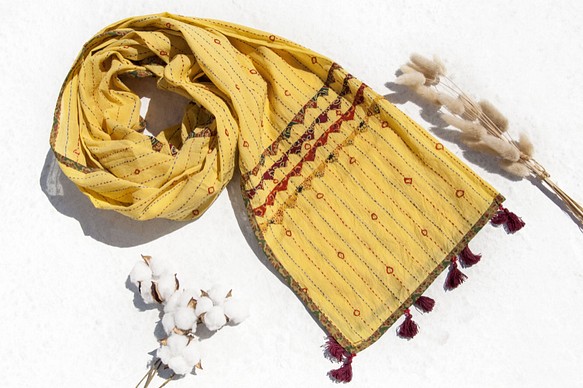 クリスマスギフト交換ギフトクリスマスマーケットエスニックスタイルの森の誕生日ギフト手縫いの純綿シルクスカーフ/純綿刺繍スカーフ/ 1枚目の画像