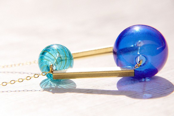Glass Necklace / 幾何風 / 法式條紋口吹玻璃項鍊 短鏈 長鏈 鎖骨鍊 - 藍色引力宇宙星球 第1張的照片