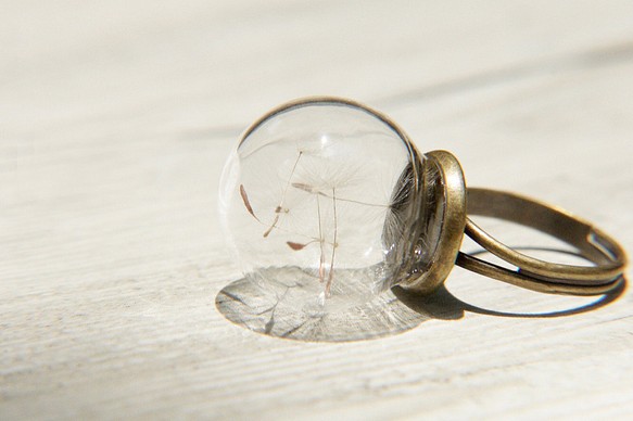 ガラスリングバレンタインデーの贈り物/森ガール/英語乾燥花透明なガラス玉のリング - 森タンポポの花のリング 1枚目の画像