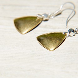 brass earrings 情人節禮物 / 簡約感 / 復古色調黃銅耳環 - 三角型幾何美學 ( 夾式 / 耳針式 ) 第1張的照片