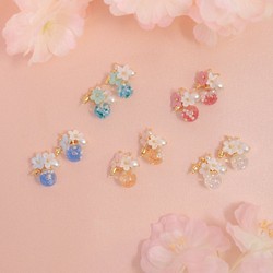 Rosy Garden 法式小香風花朵流沙水晶球耳環一對 可換耳夾 第1張的照片