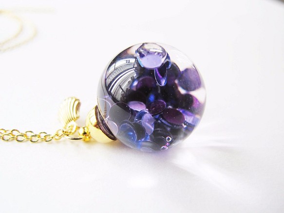 水晶玉のネックレスを流れる*ロージーガーデン*人魚の夢紫色のスパンコール 1枚目の画像