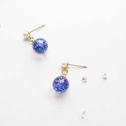Rosy Garden 星空紫色亮粉流動雪花玻璃球珍珠耳環 可換耳夾式 第1張的照片