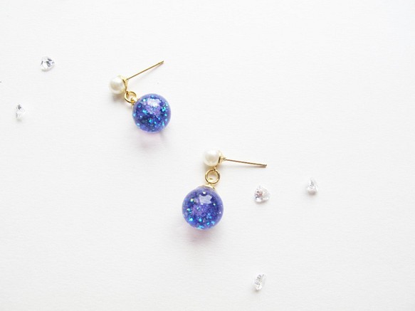 Rosy Garden 星空紫色亮粉流動雪花玻璃球珍珠耳環 可換耳夾式 第1張的照片