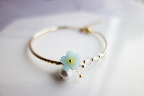 ＊Rosy Garden＊手繪製作 薄荷藍色櫻花水晶穿珠鍍金手鐲 手環 第1張的照片